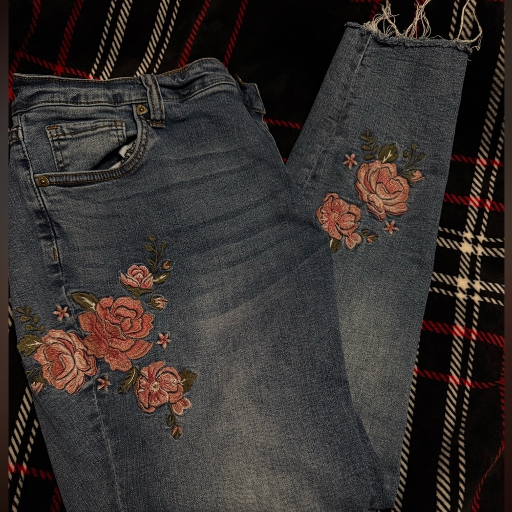 Floral Embroidered Women's Jeans